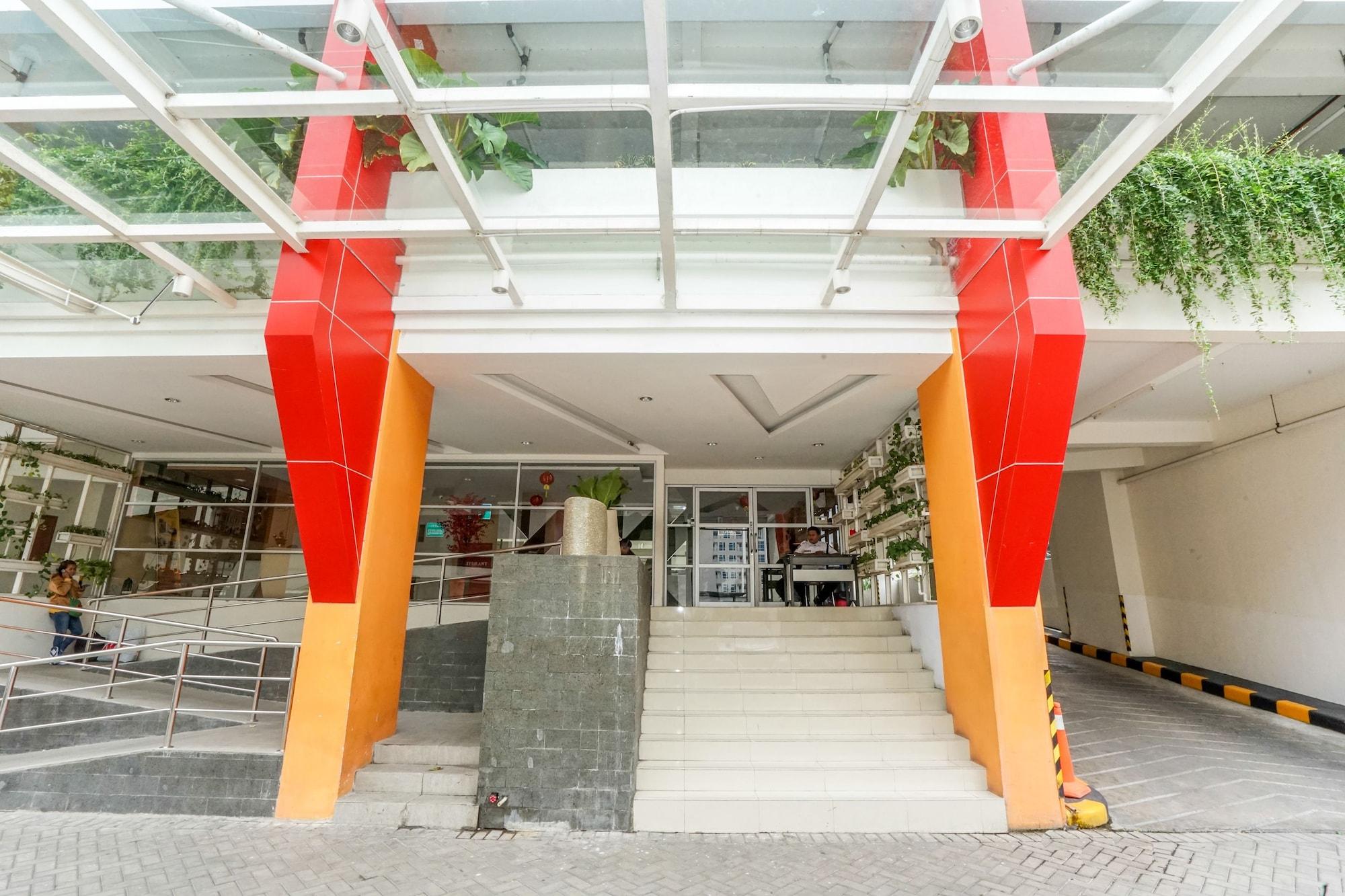 Super Oyo Capital O 91962 Pavilion Permata Surabaya Kültér fotó