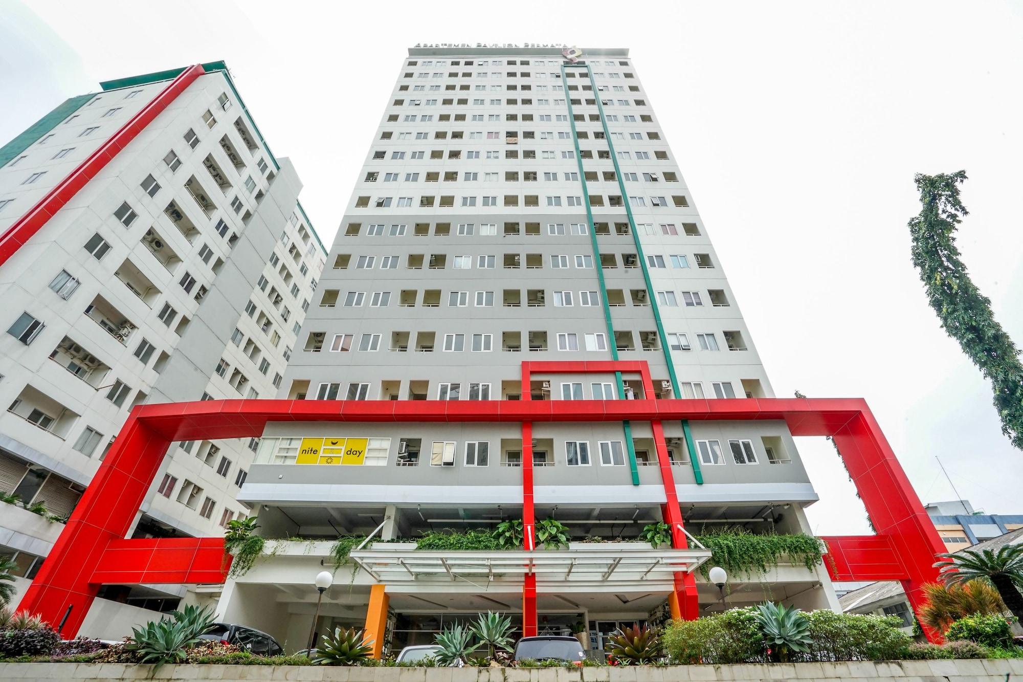 Super Oyo Capital O 91962 Pavilion Permata Surabaya Kültér fotó