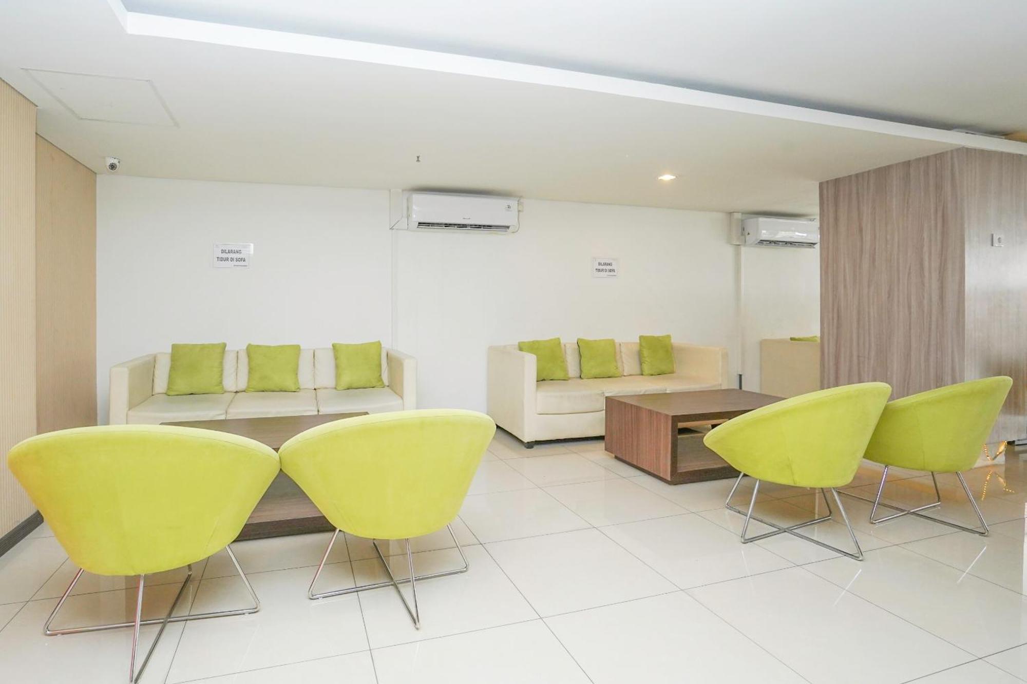Super Oyo Capital O 91962 Pavilion Permata Surabaya Kültér fotó