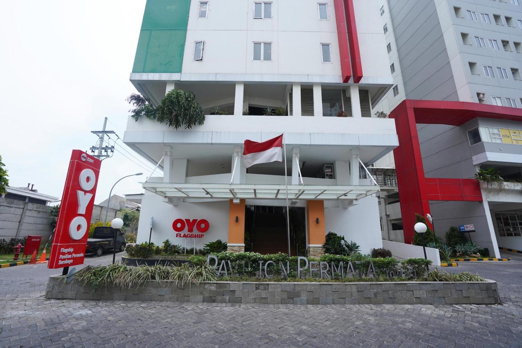 Super Oyo Capital O 91962 Pavilion Permata Surabaya Kültér fotó